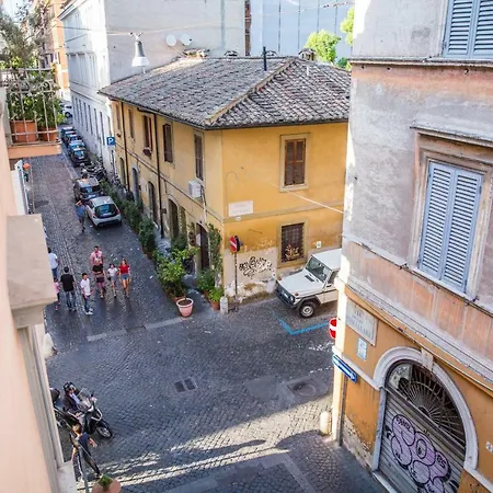 Vatican 3 Flat With Cute Terrace